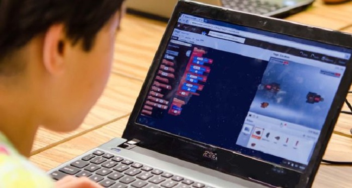 Municipal project teaches Istanbul children how to code